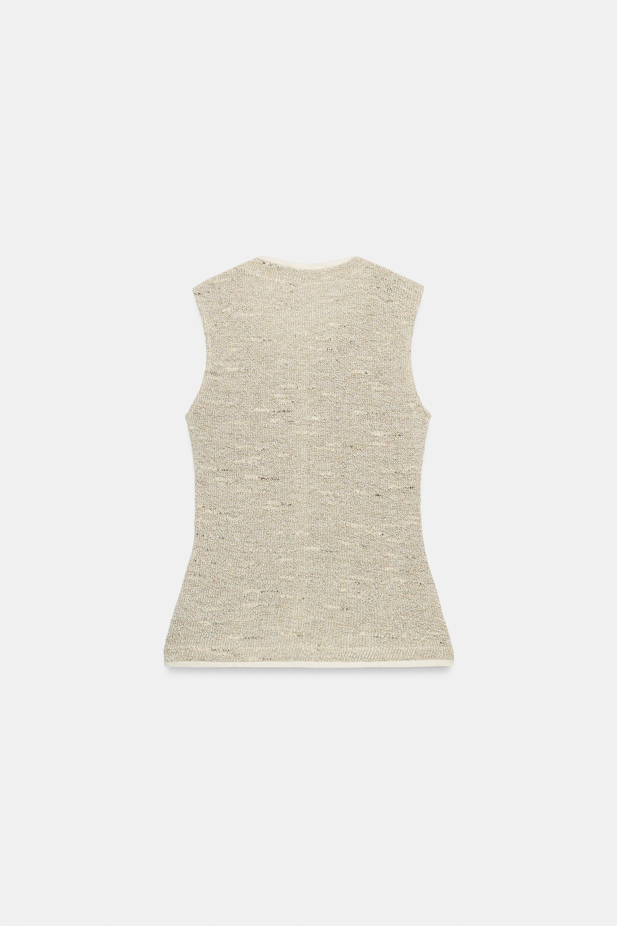 BUTTONED VEST TOP